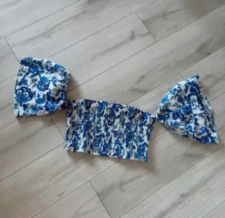 Crop top s volánky